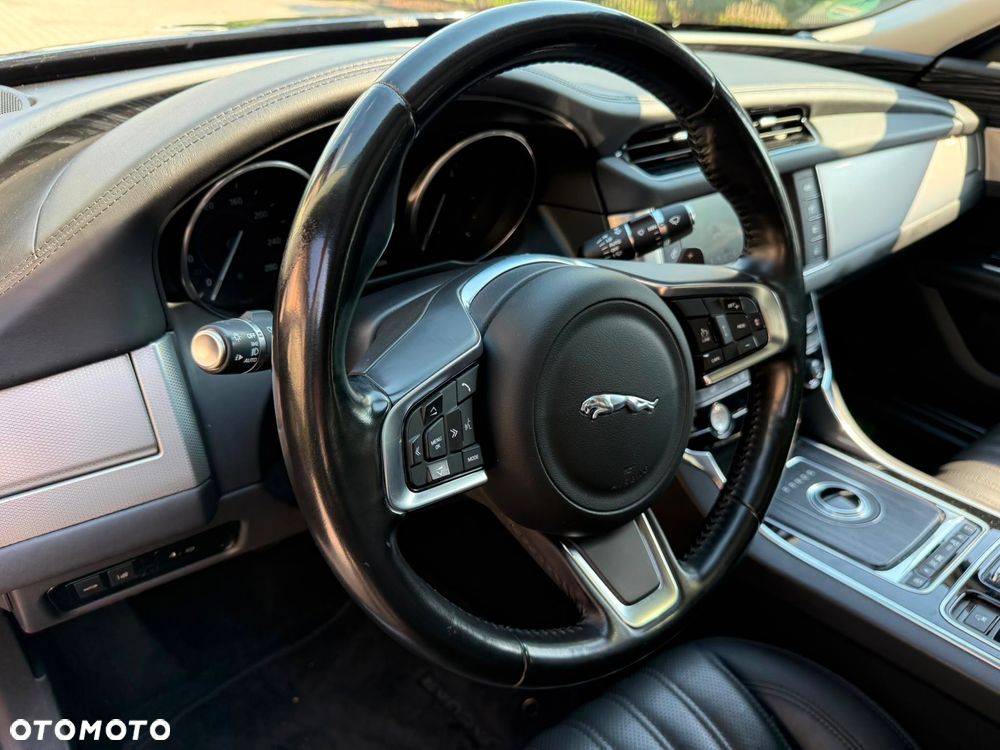 Jaguar XF 2.0 i4D Prestige - 13