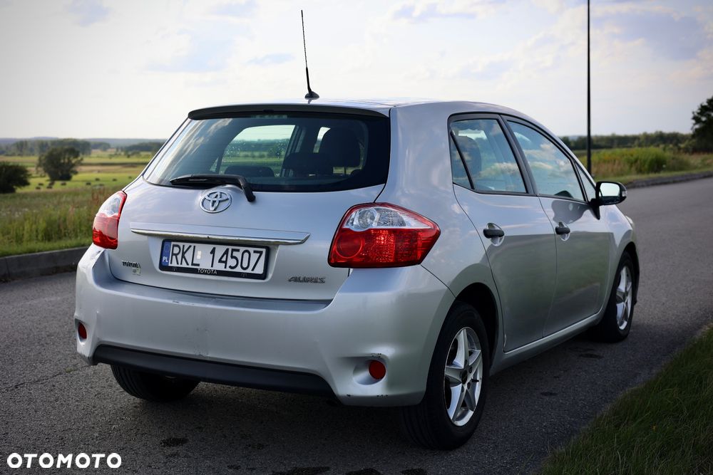 Toyota Auris 1.4 D-4D 2010 - 4