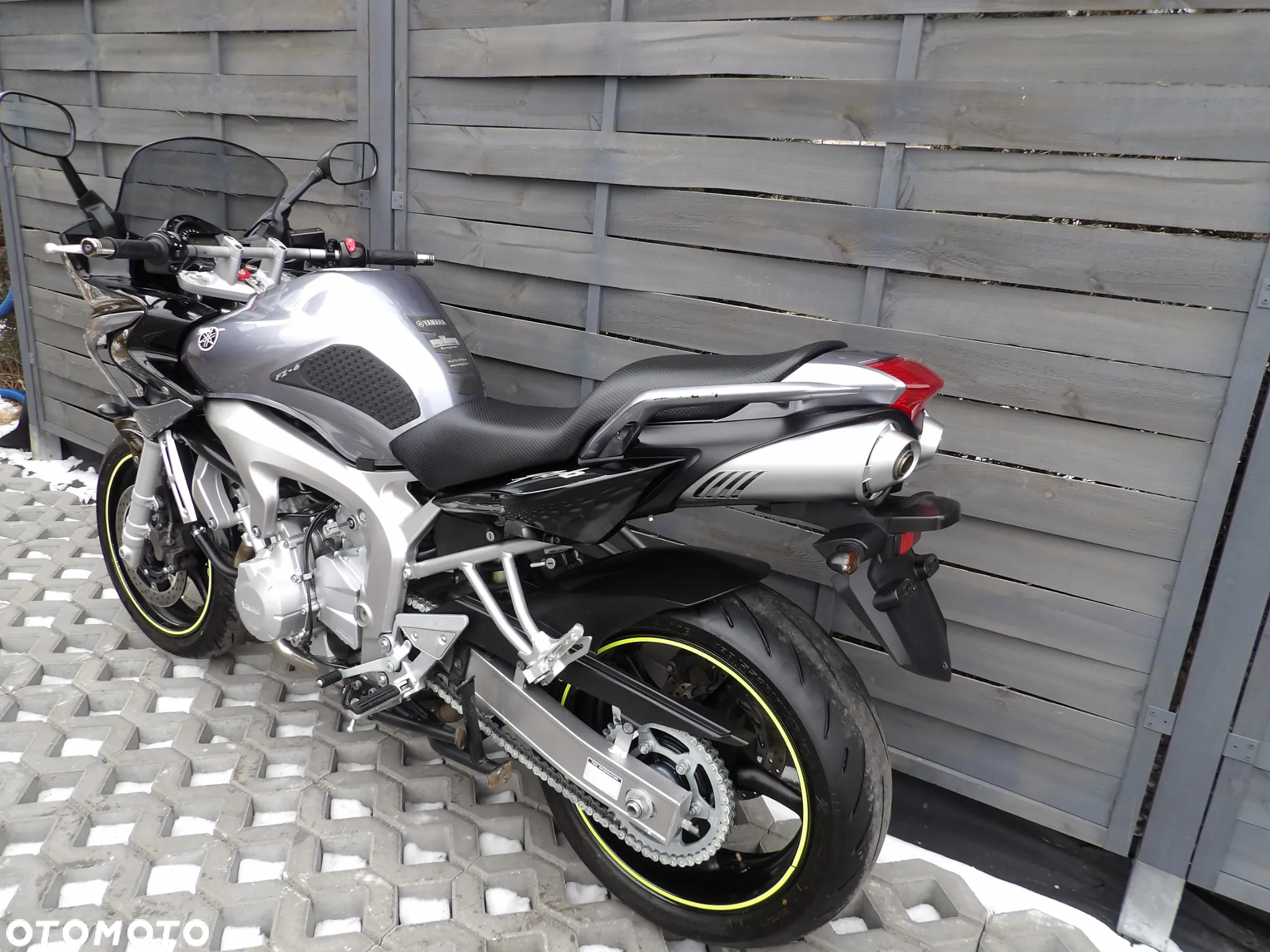 Yamaha FZ6 - 8