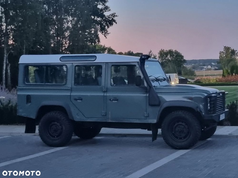 Land Rover Defender - 24