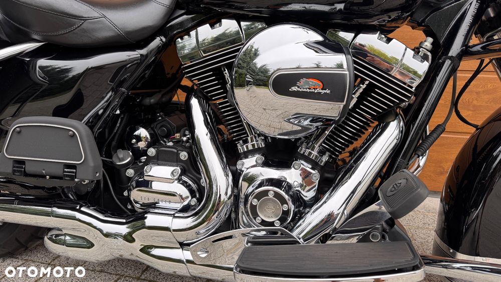 Harley-Davidson Touring Road King - 40