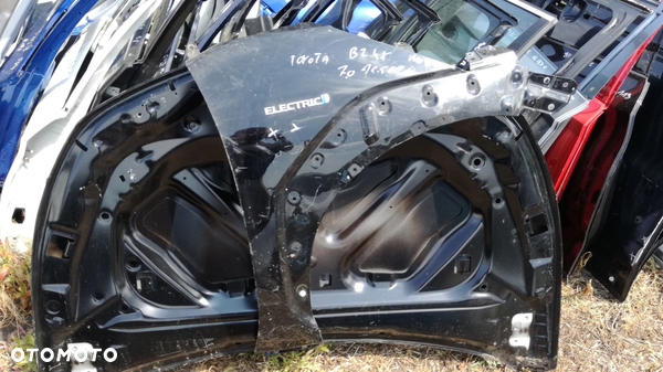 Błotnik Toyota Bzx Po 2022r. Przód Prawy