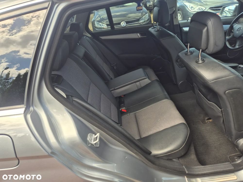 Mercedes-Benz Klasa C 200 (BlueEFFICIENCY) 7G-TRONIC Avantgarde - 17