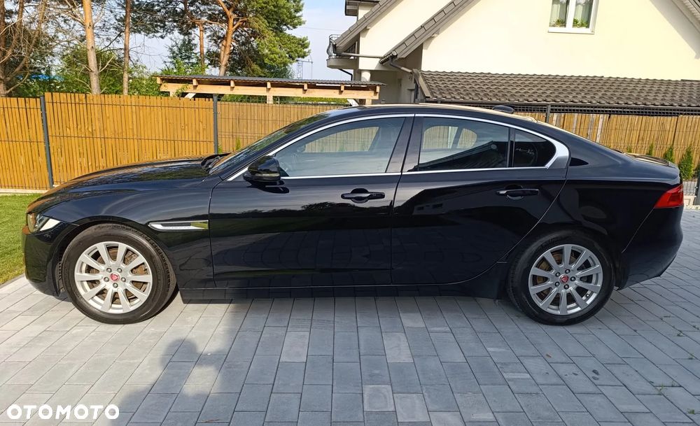 Jaguar XE 2.0 D Prestige - 2
