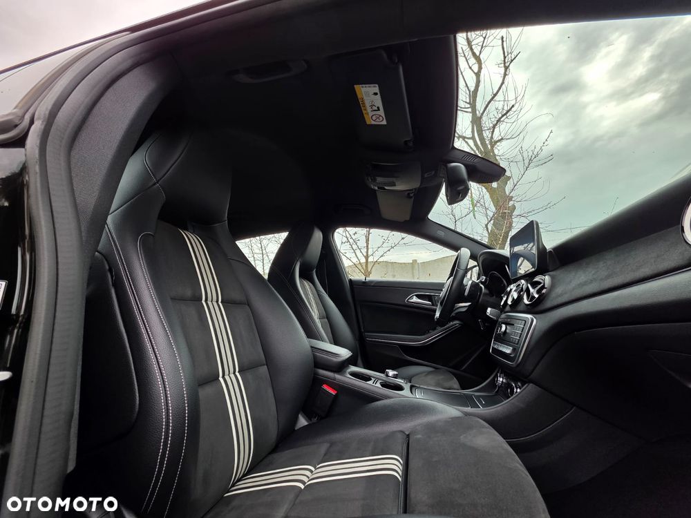 Mercedes-Benz CLA - 12