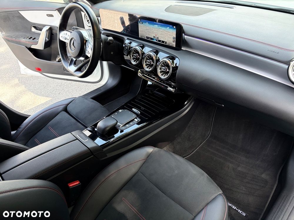 Mercedes-Benz CLA 200 AMG Line 7G-DCT - 20