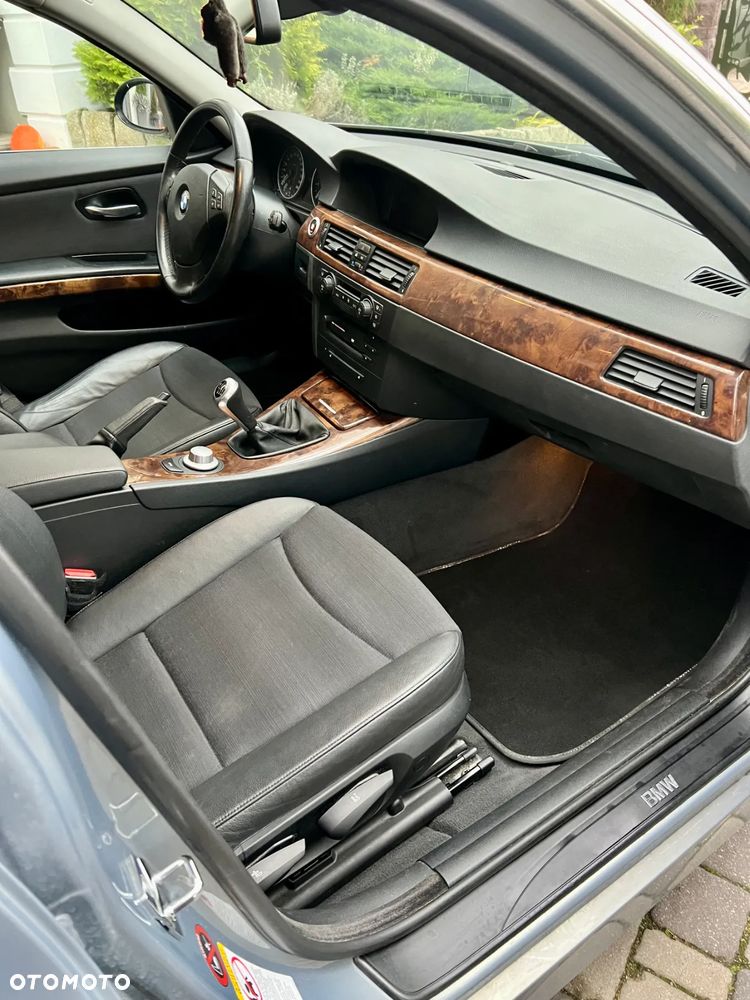 BMW Seria 3 325i - 20