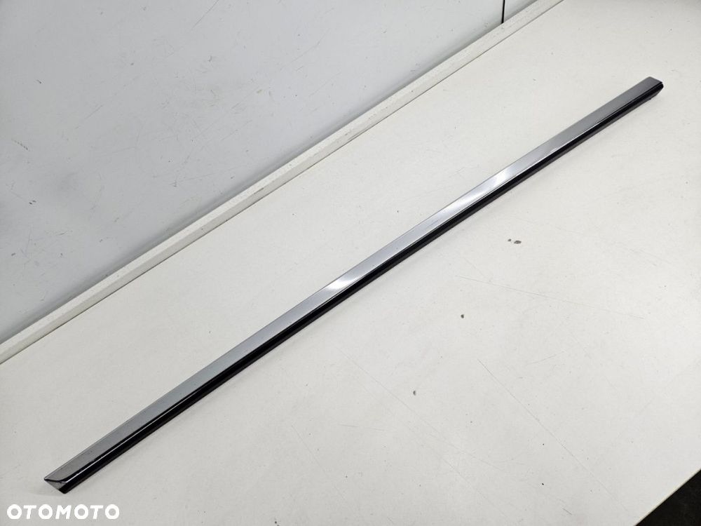 Listwa Volvo V90 kombi 2016r.- lewa przednia nakładka drzwi dolna listwa chrom dobry stan 31447623 - 1