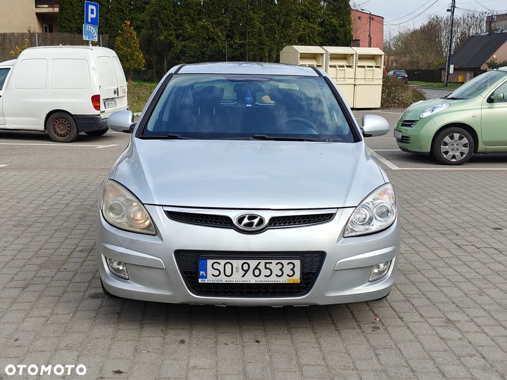 Hyundai i30 1.4 Classic + - 17