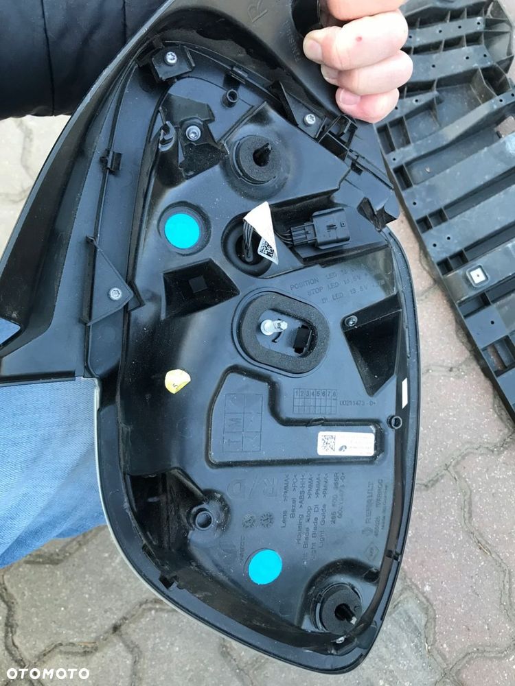 LUSTERKO LEWE PRAWE AUDI A4 B9 8W0 9 PIN EUROPA - 1