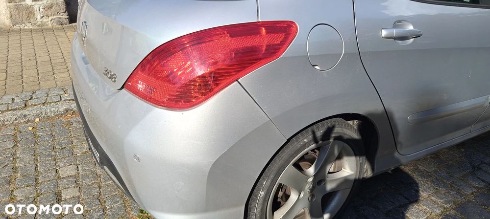 Peugeot 308 1.6 Premium Plus - 17