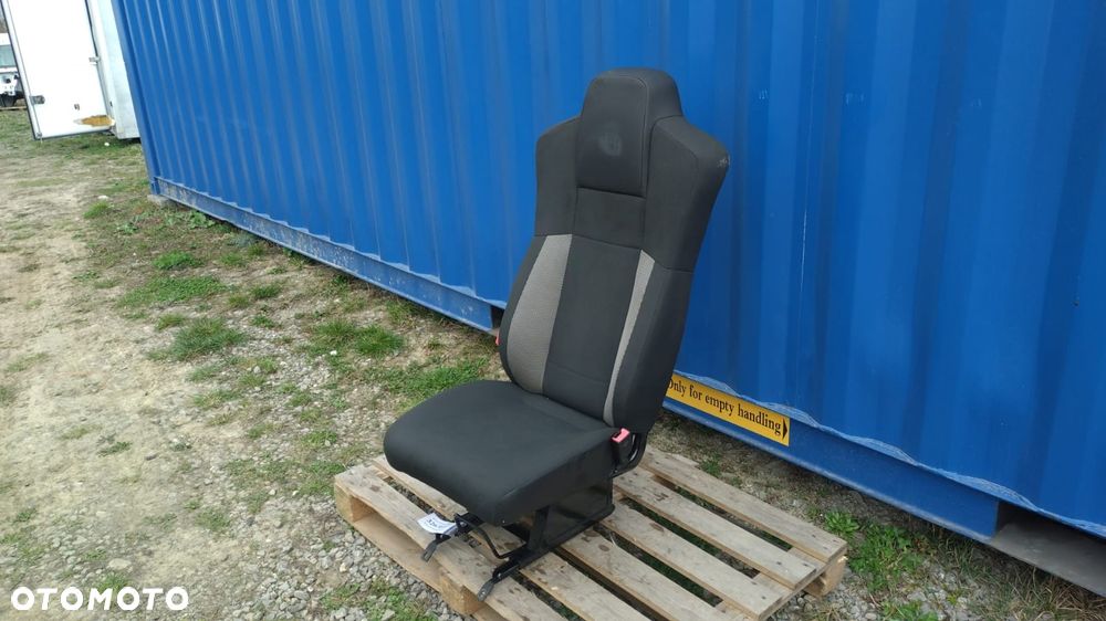 FOTEL PASAŻERA RENAULT TRUCK D T C K MIDLUM PREMIUM NO 326/001 - 4