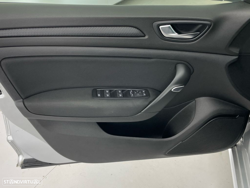 Renault Mégane 1.3 TCe Limited - 18