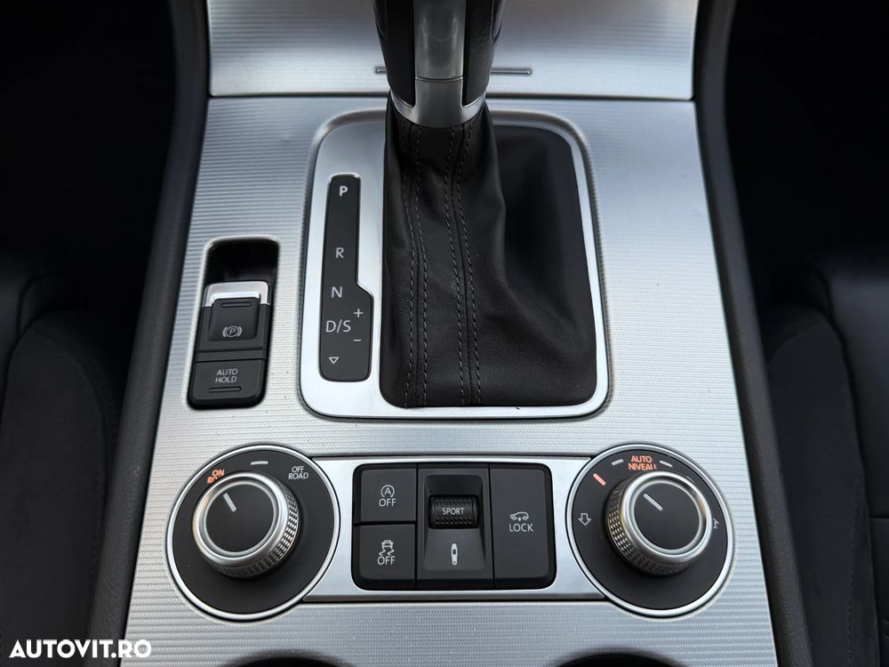 VOLKSWAGEN Touareg 2015 — imagine 35