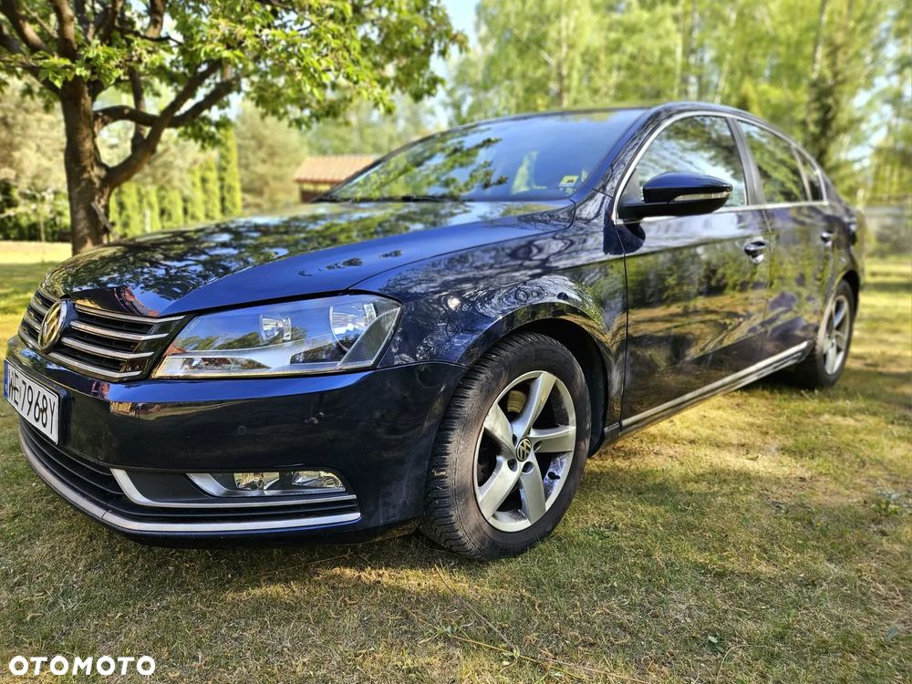 Volkswagen Passat 1.6 TDI DPF BlueMot Comfortline - 22