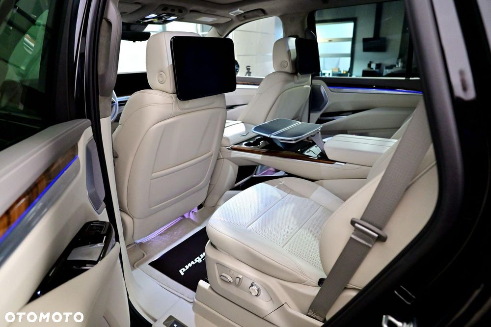 Cadillac Escalade - 5