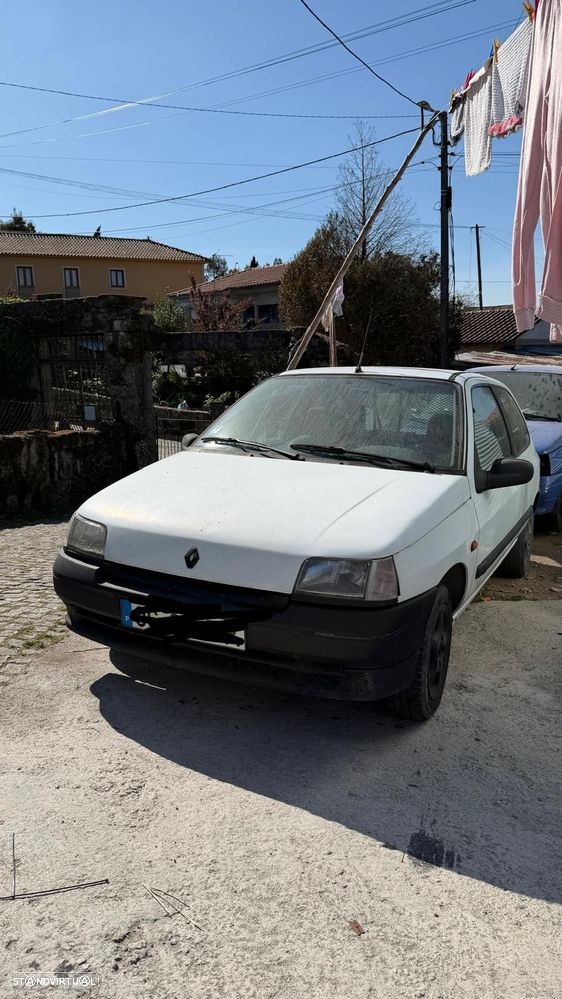 Renault Clio - 1