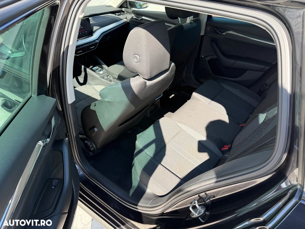 Skoda Octavia 2.0 TDI DSG 4X4 Style - 27