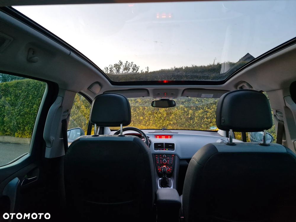 Opel Meriva - 32