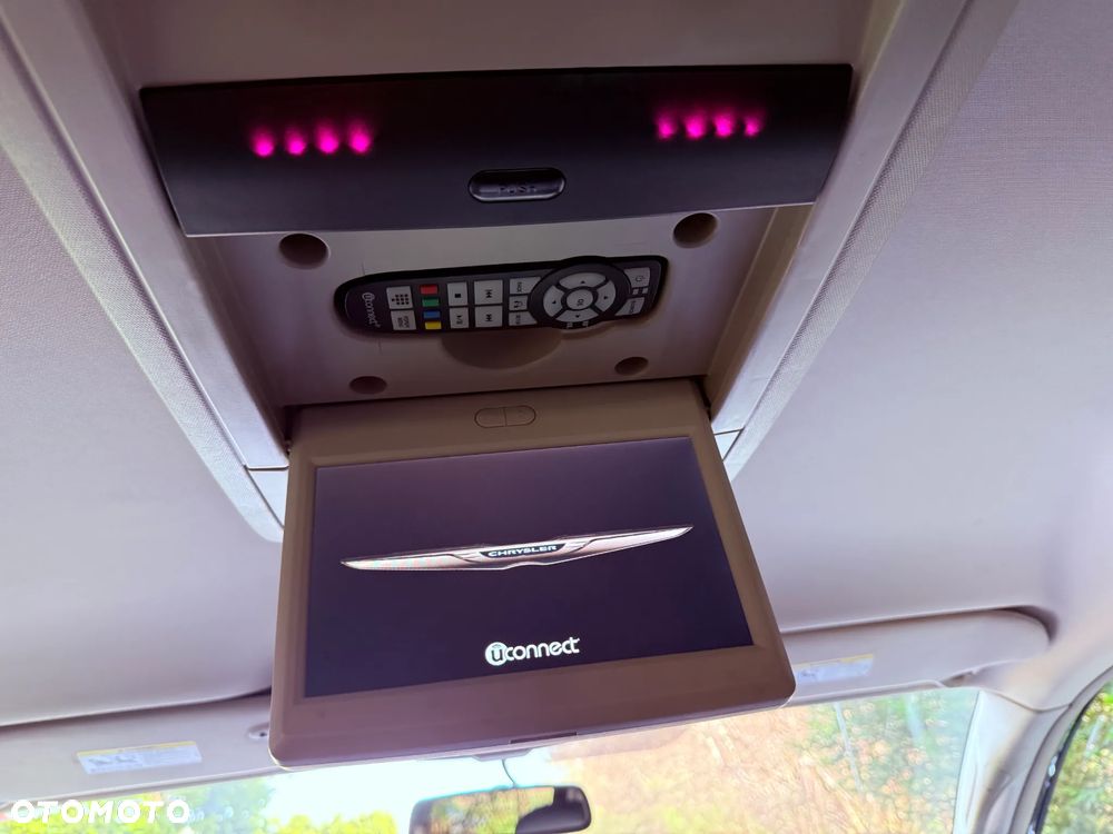 Chrysler Town & Country 3.6 Touring - 17