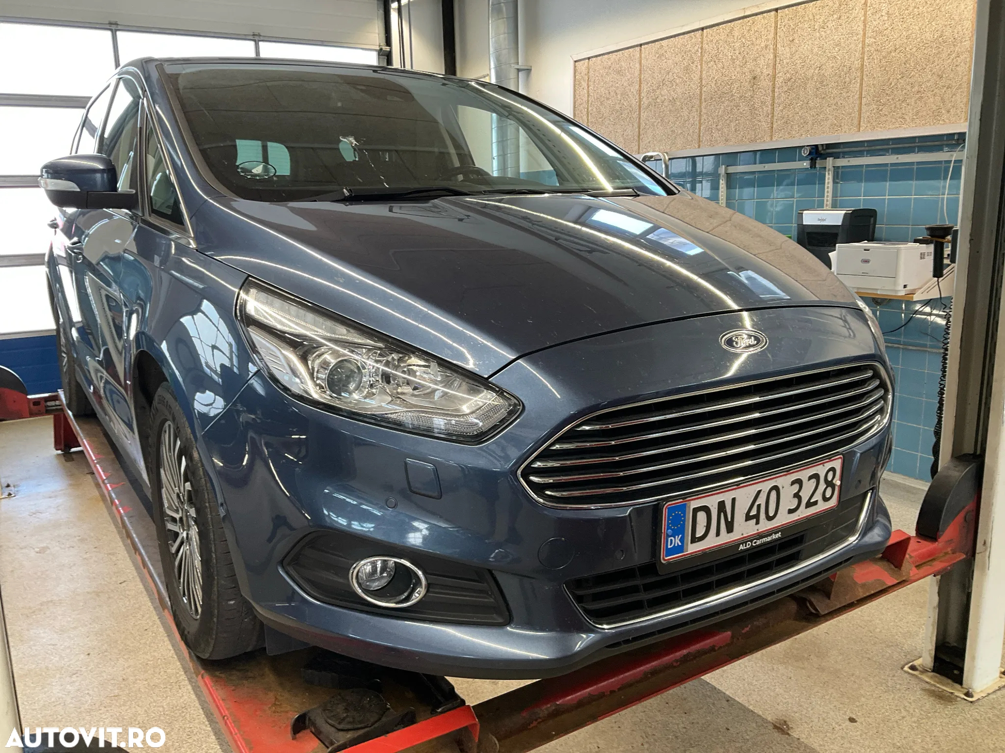 Ford S-Max 2.0 TDCi Powershift Titanium - 3