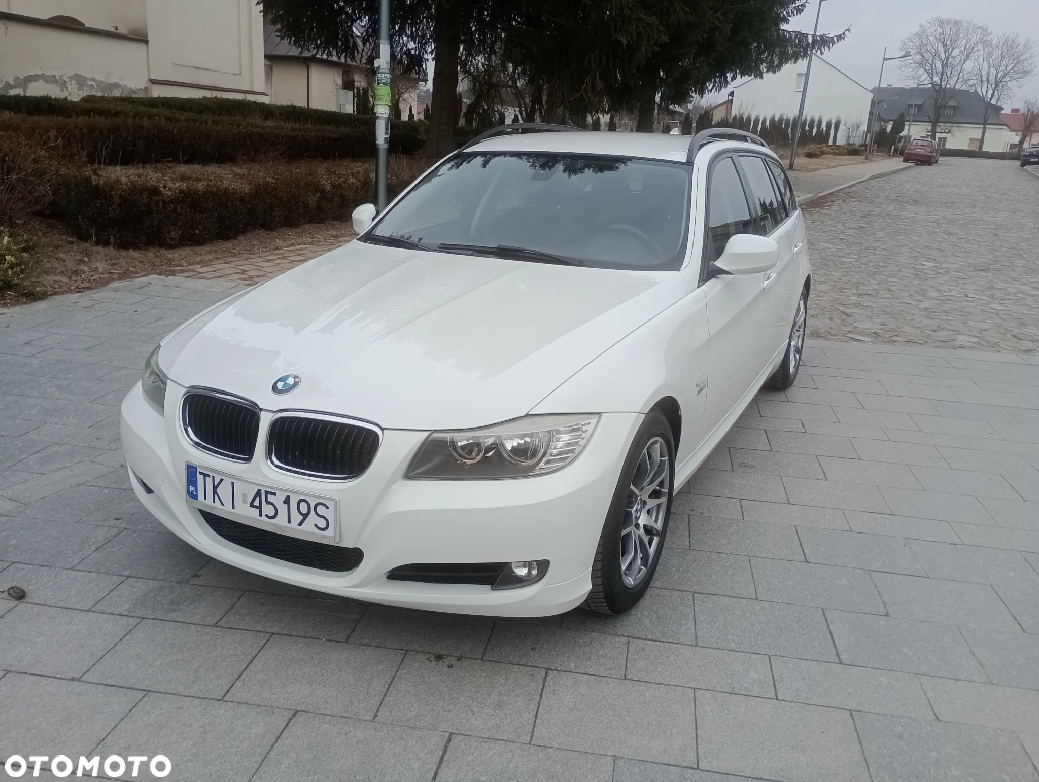 BMW Seria 3 320d xDrive DPF Touring - 9