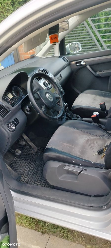Volkswagen Touran - 4
