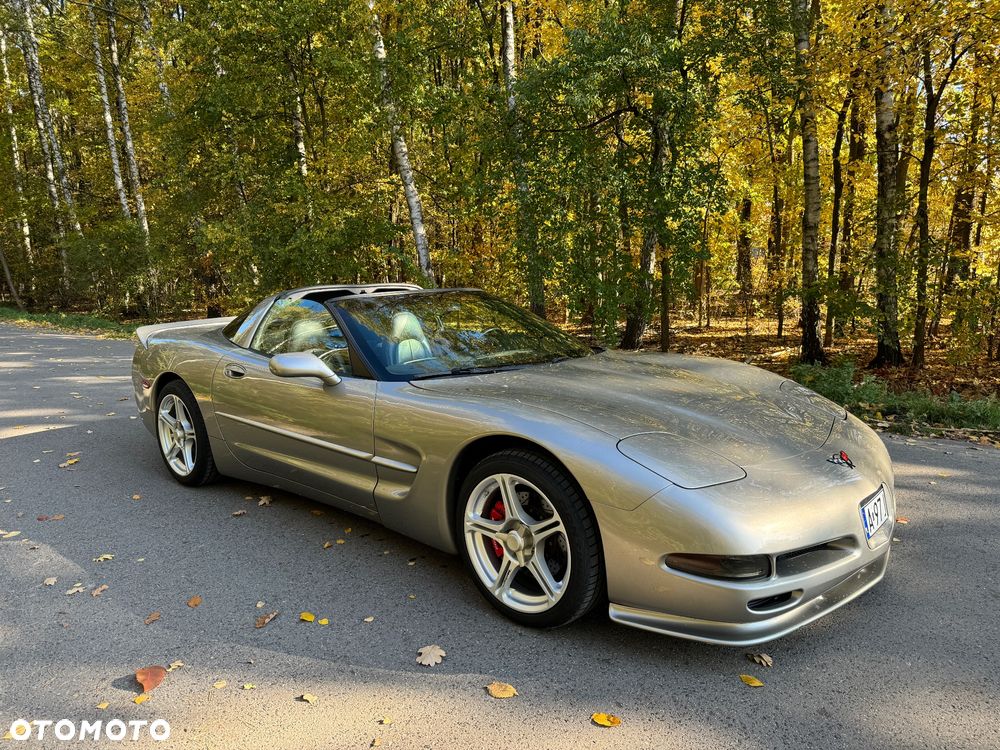 Chevrolet Corvette - 4