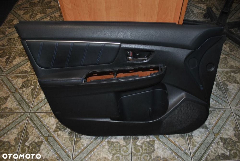 Tapicerka boczek drzwi lewy przód Levorg - 1