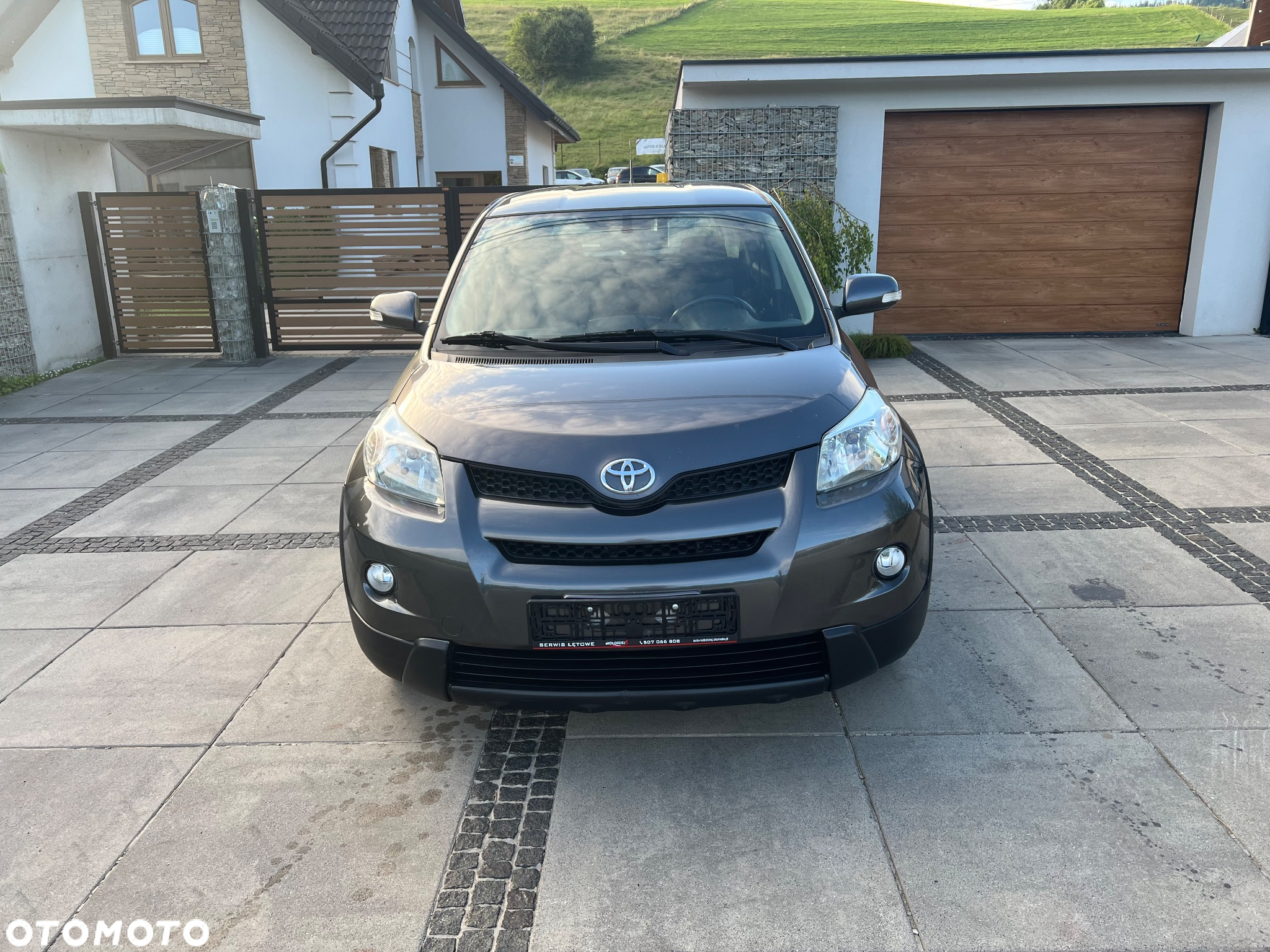 Toyota Urban Cruiser 1.4 D-4D Sol 4x4 - 2
