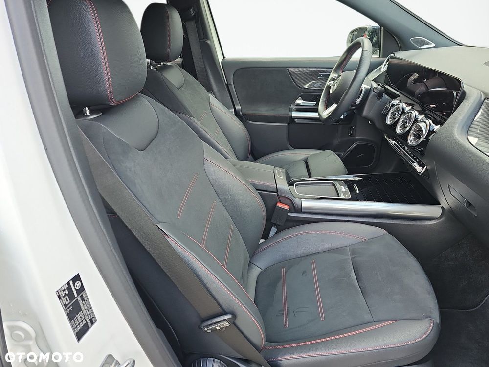 Mercedes-Benz GLA 200 Business Edition - 16
