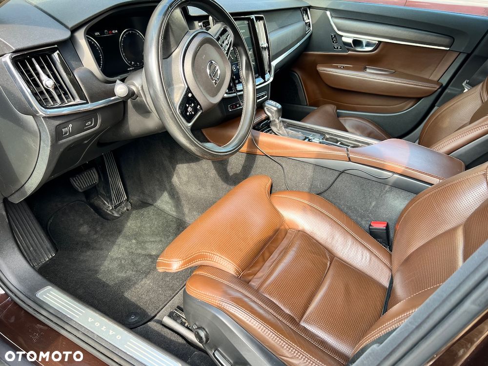 Volvo V90 Cross Country - 14