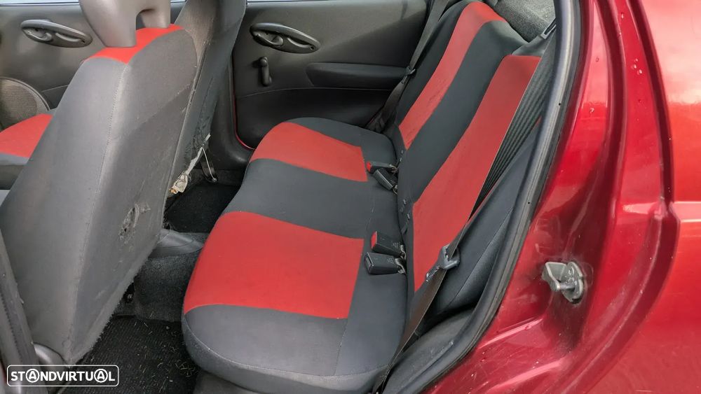 Fiat Punto ver-1-2-8v - 10