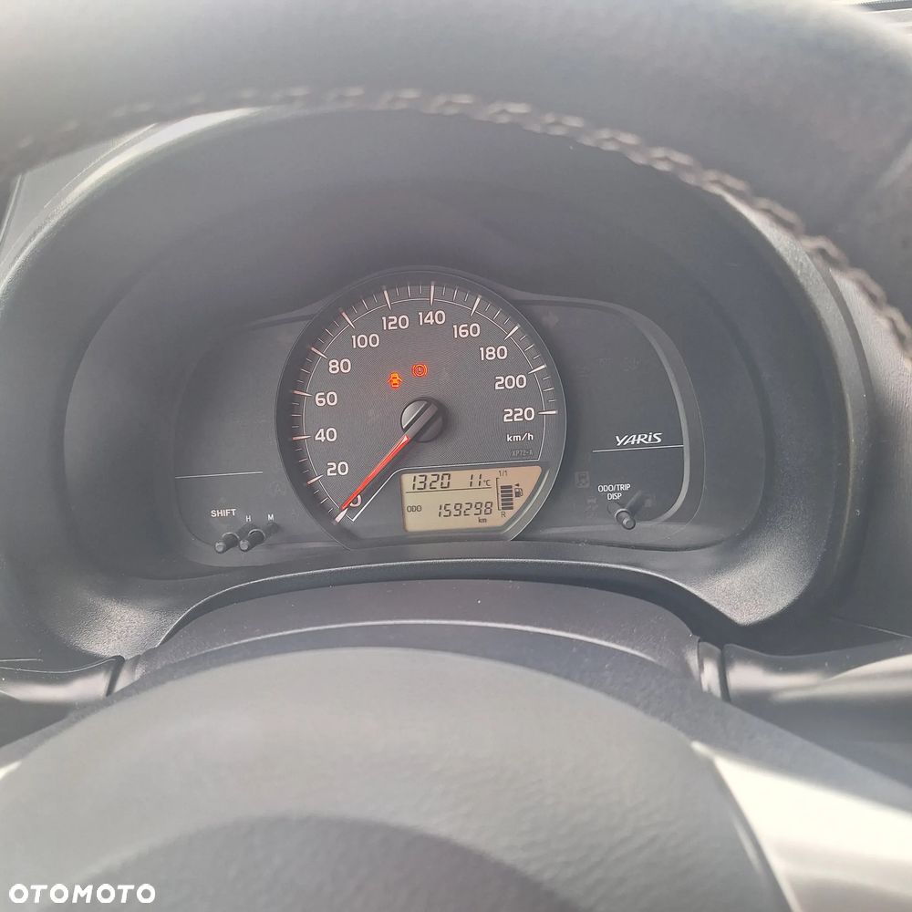 Toyota Yaris 2012 photo 5