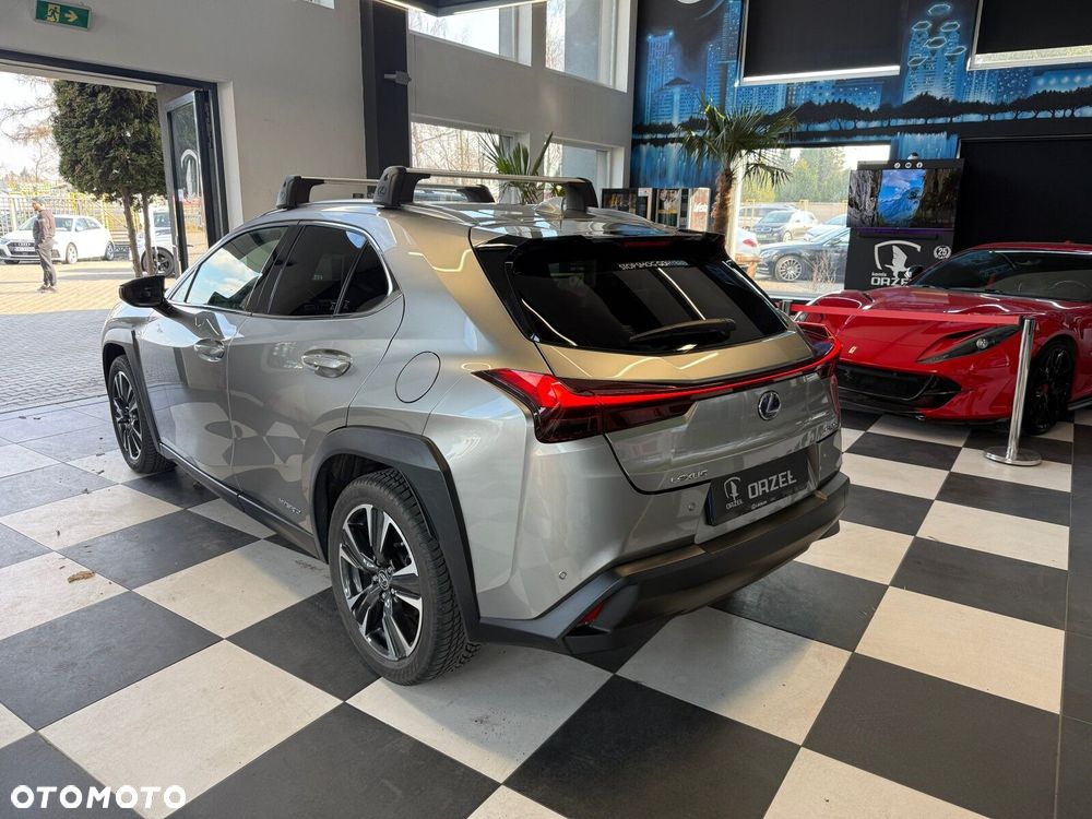 Lexus UX - 7