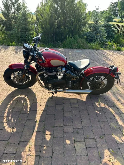 Triumph Bonneville Bobber - 7