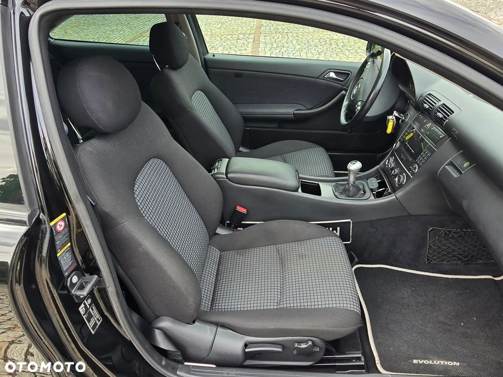 Mercedes-Benz Klasa C 200 Kompressor Sport Edition - 32