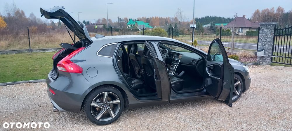 Volvo V40 D2 R Design - 12