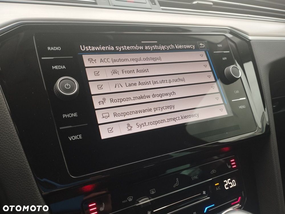 Volkswagen Passat - 19