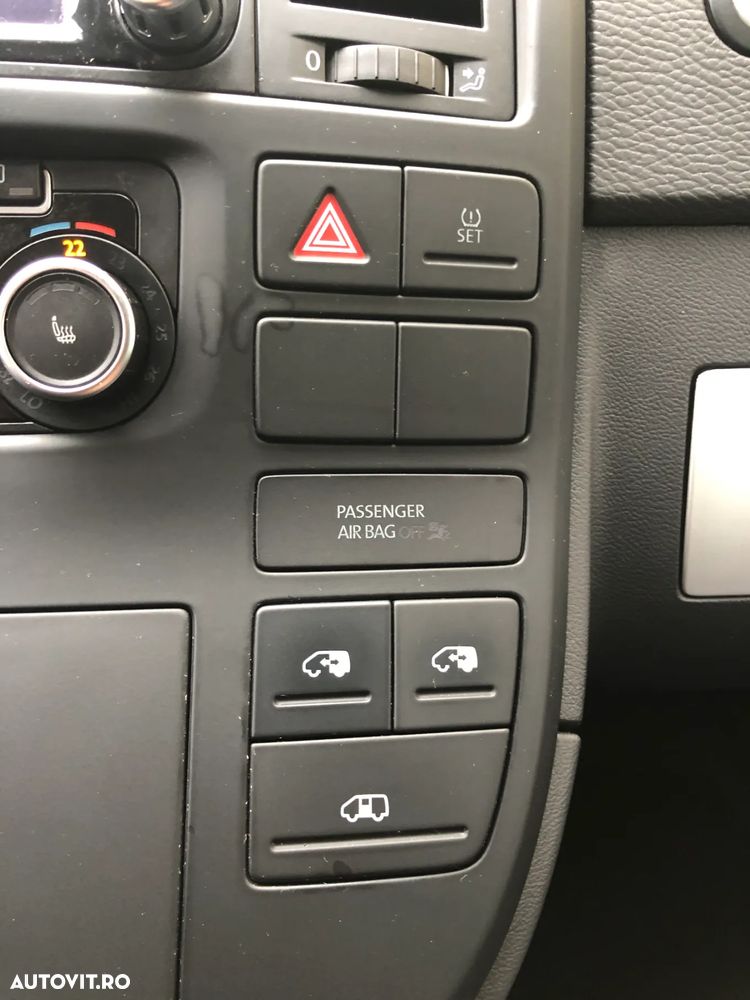Volkswagen Multivan - 24