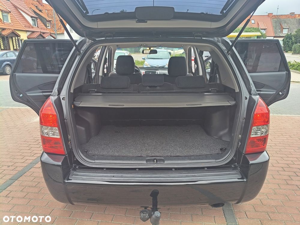 Hyundai Tucson 2.0 Comfort 2WD - 32