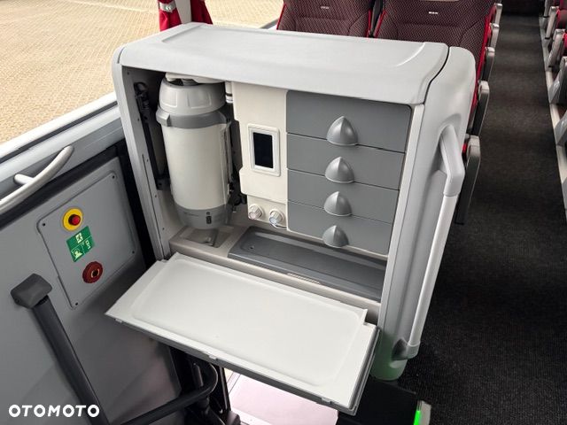 MAN LION`S COACH L R08 - 34