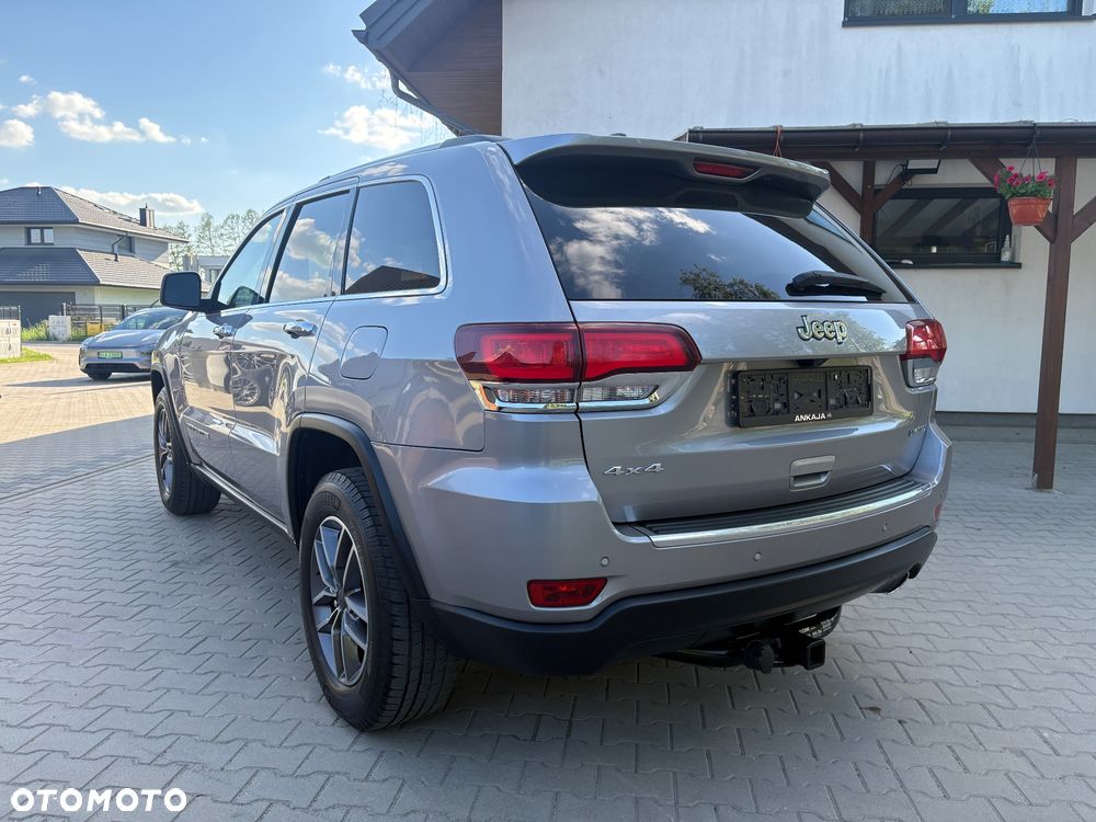 Jeep Grand Cherokee - 11