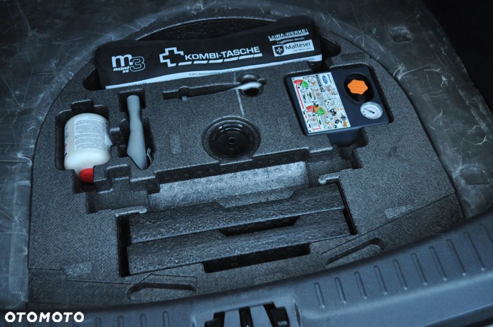 Ford Kuga 2.0 TDCi 2x4 ST-Line - 29