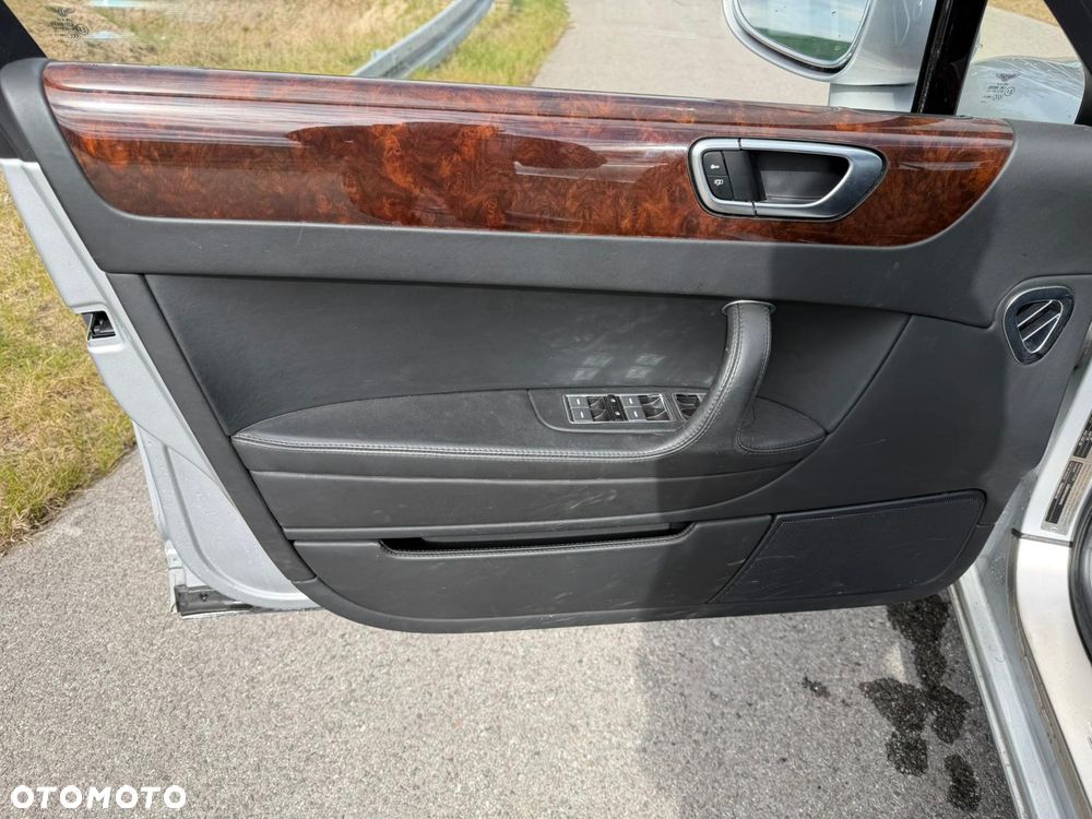 Bentley Flying Spur - 9