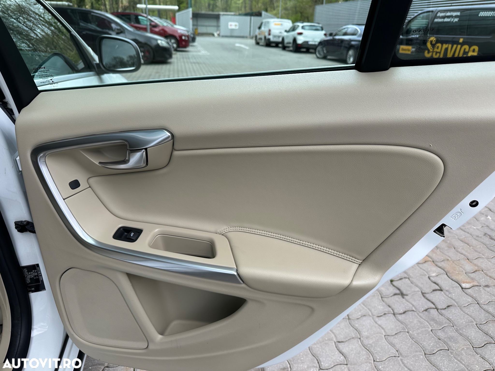 Volvo S60 T3 Momentum - 8