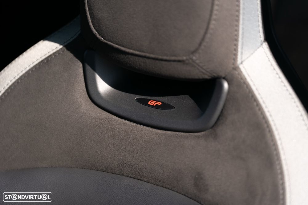 MINI 3 Portas John Cooper Works - 17