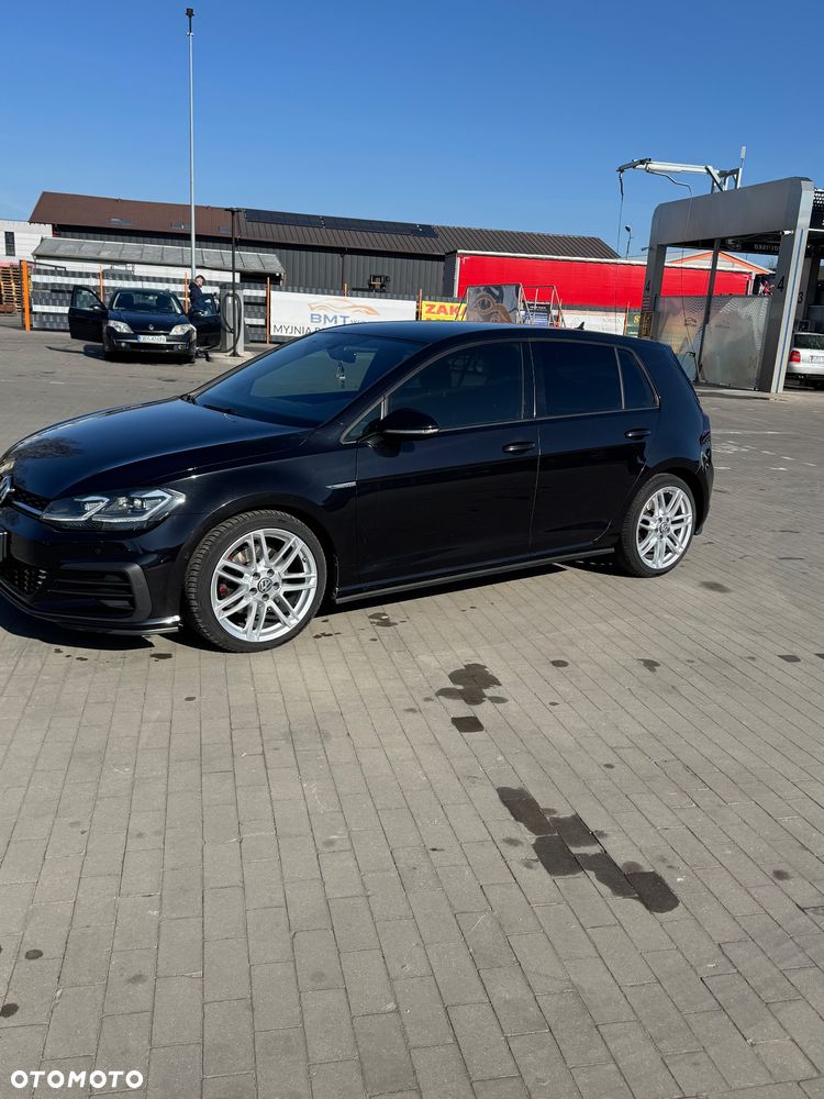 Volkswagen Golf - 6