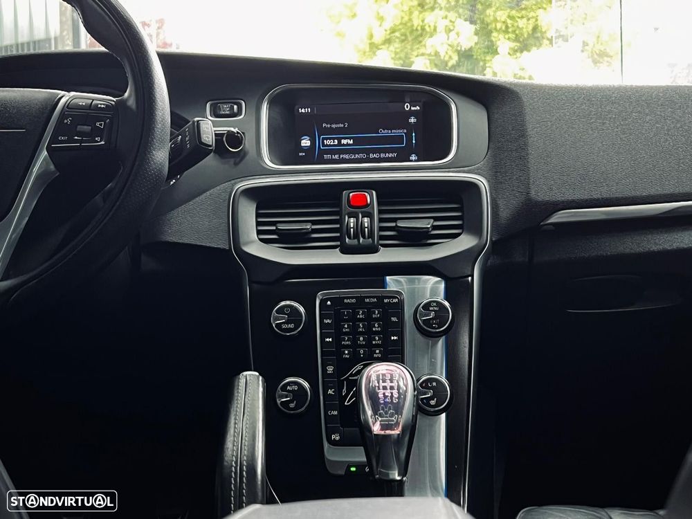 Volvo V40 1.6 D2 R-Design - 24