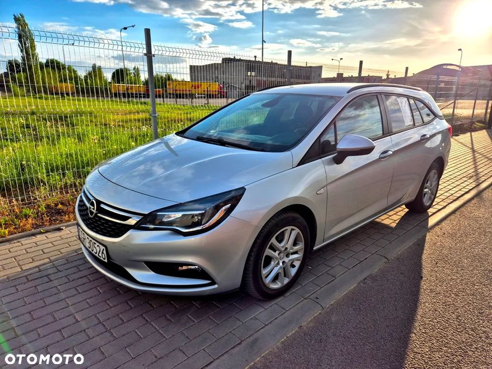 Opel Astra 1.6 CDTI Enjoy - 10